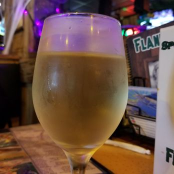Flanigan's - Coconut Grove - Ice cold sauvignon blanc - Seafood Near Me - Coconut Grove, Florida