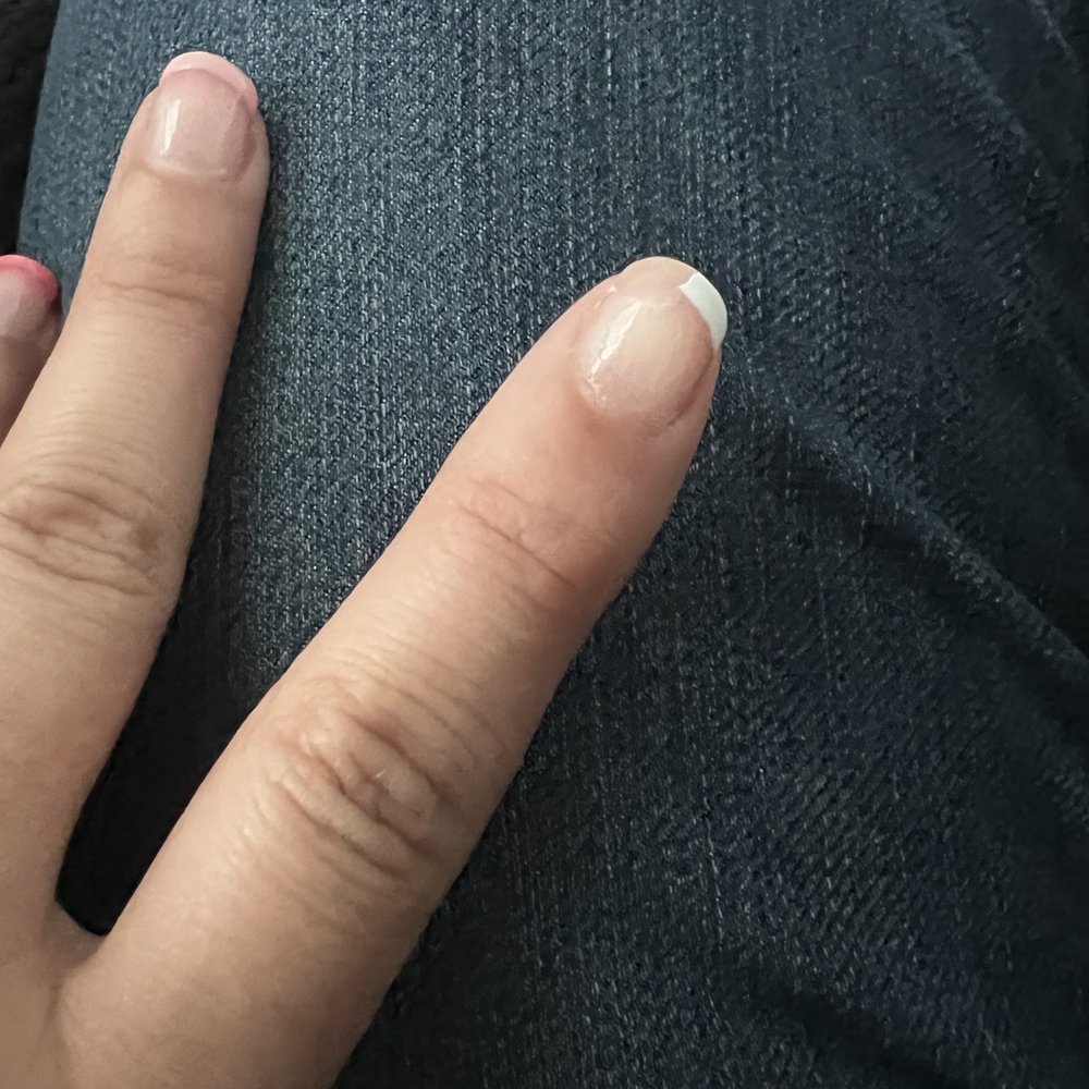 Nails chipped the same day I got them done. When I kindly asked them to be fixed she gave me the nastiest attitude and screamed at me.
