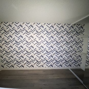 Detail Wallpaper Installation - Wallpapering Near Me