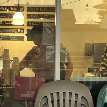 Cubby's Ice Cream Cafe - Porch window - Ice Cream & Frozen Yogurt Near Me - Hummelstown, Pennsylvania Cubby's Ice Cream Cafe - Porch window - Ice Cream & Frozen Yogurt Near Me - Hummelstown, Pennsylvania