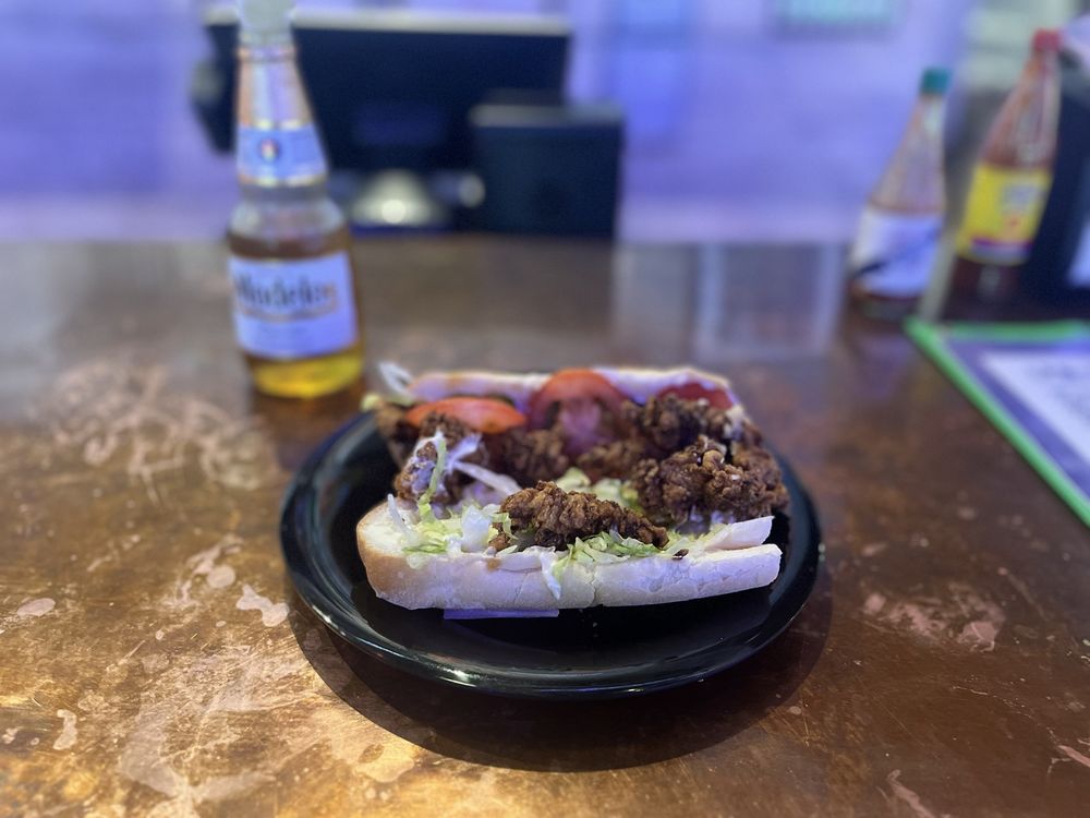 Food from Daisy's Po' Boy and Tavern