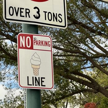 Meadowlark Dairy - Best street sign - Ice Cream & Frozen Yogurt Near Me - Pleasanton, California