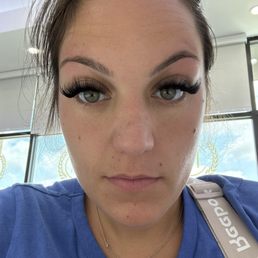 My lash girl CRUZ IS AMAZING! My lashes are always perfect and they last sooo long!! Highly recommend her!