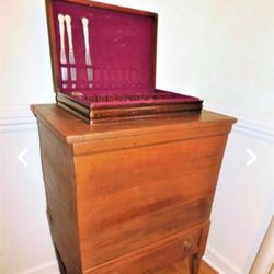 Copeland Estate Sales - Copeland listed my item on his site for my sale, never sold it, never paid, never gave it to charity.