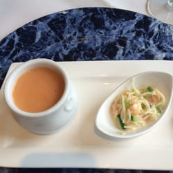 Lobster - Pâtes au saumon Soupe de tomate