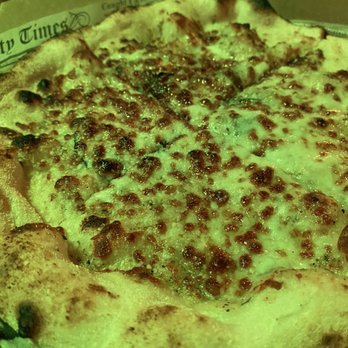 Backyard Fort - White pizza - Dance Clubs Near Me - Fort Lauderdale, Florida Backyard Fort - White pizza - Dance Clubs Near Me - Fort Lauderdale, Florida