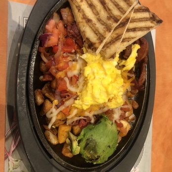 Ben & Florentine - Avocado and bacon skillet. - Breakfast & Brunch Near Me - Montreal, Quebec Ben & Florentine - Avocado and bacon skillet. - Breakfast & Brunch Near Me - Montreal, Quebec