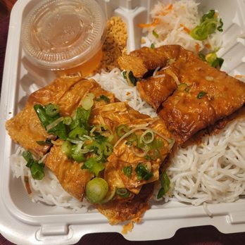 Pho Ca Dao & Grill - B8. Crispy Pork and Shrimp Paste Salad Bowl? - Vietnamese Near Me - San Diego, California Pho Ca Dao & Grill - B8. Crispy Pork and Shrimp Paste Salad Bowl? - Vietnamese Near Me - San Diego, California