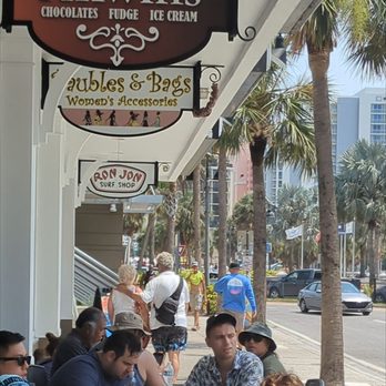 Kilwins Ice Cream - Chocolate - Fudge - People using the table and not consuming - Ice Cream & Frozen Yogurt Near Me - Celebration, Florida Kilwins Ice Cream - Chocolate - Fudge - People using the table and not consuming - Ice Cream & Frozen Yogurt Near Me - Celebration, Florida
