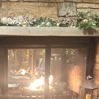 Fireside Lounge - Wine Bars Near Me - Woodinville, Washington