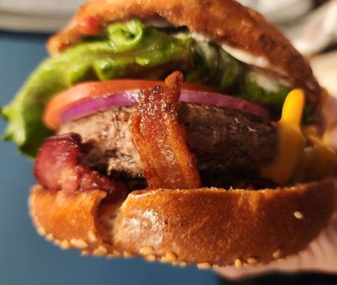 Pearl's Deluxe Burgers by null