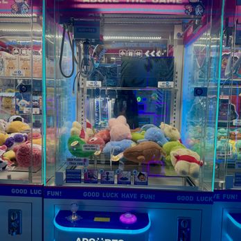 Adohres - Claw machine - Arcades Near Me - New York, New York