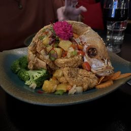 Whole red snapper