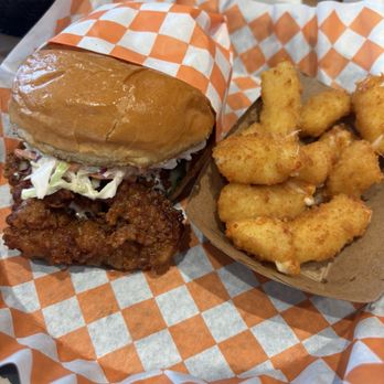 Minnie Bird - Chicken Shop Near Me - Schaumburg, Illinois
