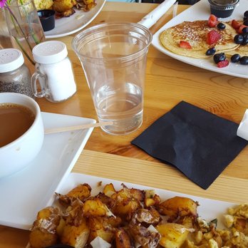 Farm Table - Table full of home cooked food - Breakfast & Brunch Near Me - Van Nuys, California Farm Table - Table full of home cooked food - Breakfast & Brunch Near Me - Van Nuys, California