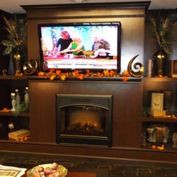 Holiday Inn Express & Suites Fairmont