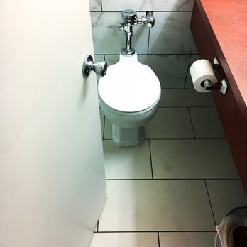 Hotel Ruby - You have to straddle the toilet to open or close the door. Bonus lovely 80's leftover formica counters. - Hotels Near Me - Spokane, Washington