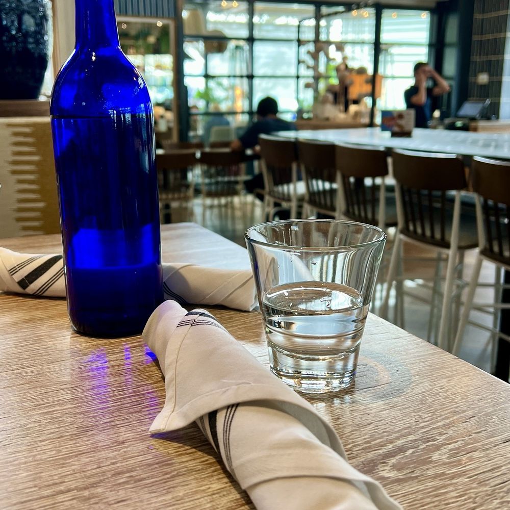 Pacific Catch - Water - Seafood Near Me - Palo Alto, California