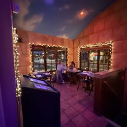 Isabella Cafe - Inside