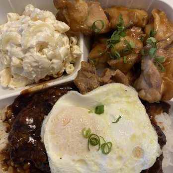 Kahai Street Kitchen - Loco moco/garlic chicken combo plate - Salad Near Me - Honolulu, Hawaii