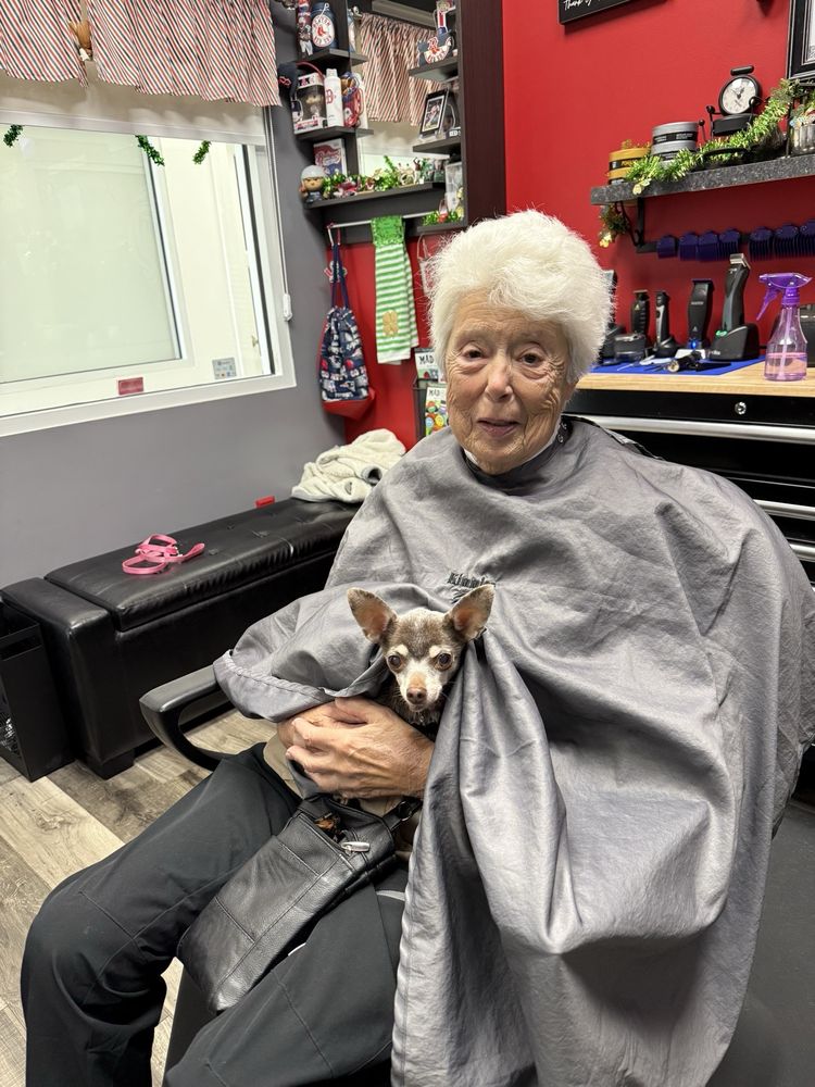 kimmies barbershop Logo