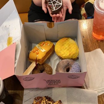 Voodoo Doughnut - Diablos Rex, Memphis Mafia, Grape Ape, Mango Tango, Dreamsicle, Mexican Hot Chocolate - Bakeries Near Me - Orlando, Florida Voodoo Doughnut - Diablos Rex, Memphis Mafia, Grape Ape, Mango Tango, Dreamsicle, Mexican Hot Chocolate - Bakeries Near Me - Orlando, Florida