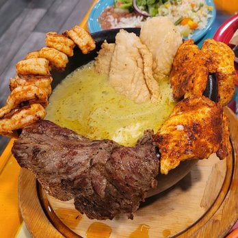 Mariscos Playa Hermosa - Molocajete Caliente - sooo good!! - Mexican Near Me - Phoenix, Arizona