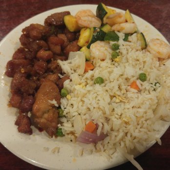 China Wall Buffet - Fried rice, shrimp with zucchini, and jalapeno chicken - Chinese Near Me - Concord, California