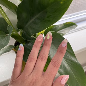 Vitus Nail Salon - Nail Salons Near Me - Chicago, Illinois