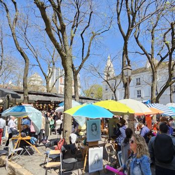 Montmartre - The Montmatre maison of artists ;) - Local Flavor Near Me