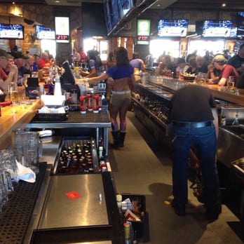Twin Peaks - Bar area - Sports Bars Near Me - Independence, Missouri Twin Peaks - Bar area - Sports Bars Near Me - Independence, Missouri