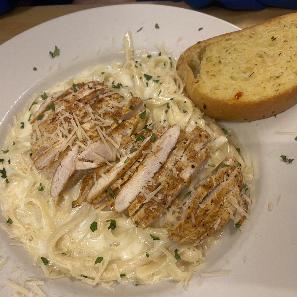 Luna's Bar and Grill - Chicken Alfredo - Tex-Mex Near Me - Florence, Kentucky Luna's Bar and Grill - Chicken Alfredo - Tex-Mex Near Me - Florence, Kentucky