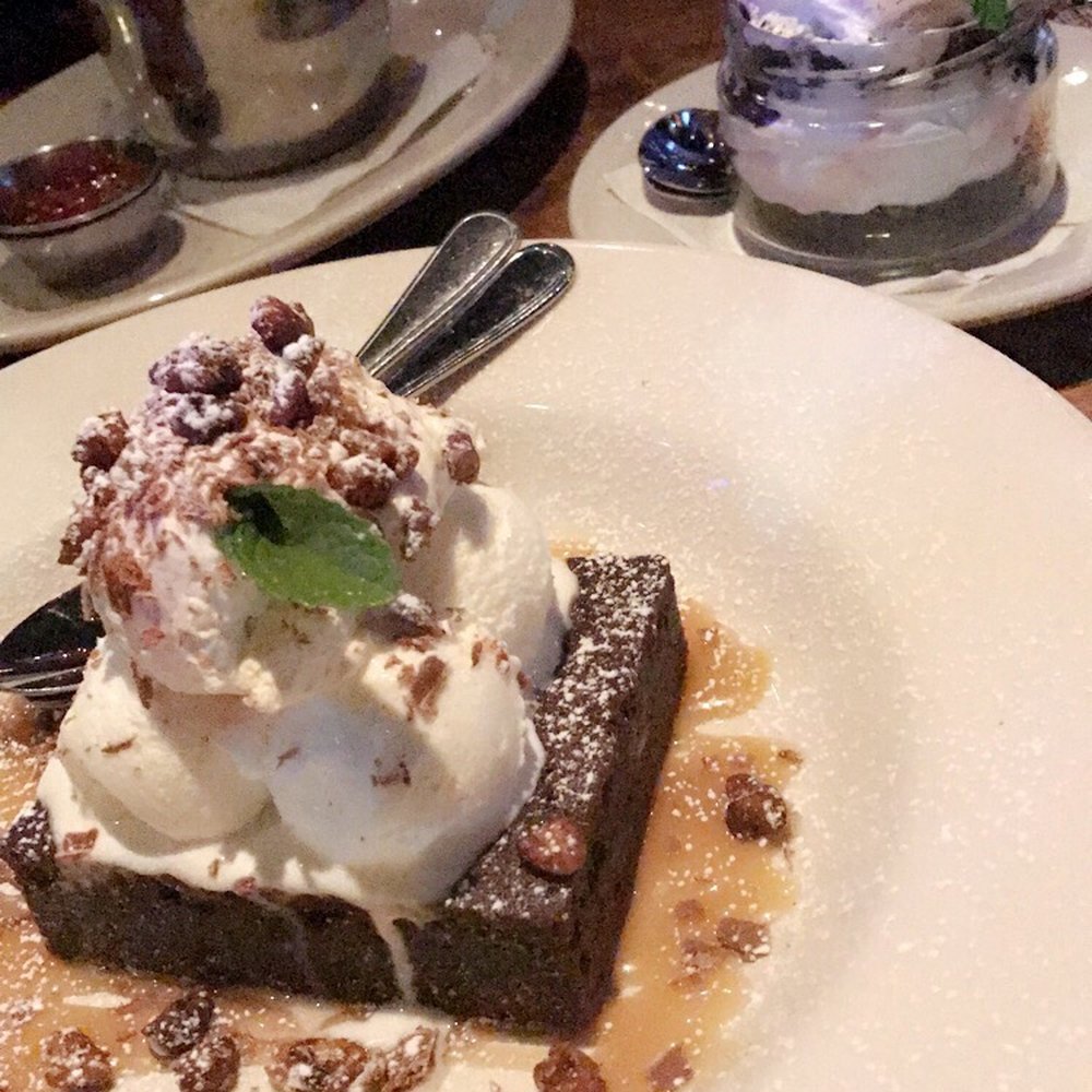 Browns Socialhouse Panorama - Front - chocolate brownie Back - orea jar - Pubs Near Me - Surrey, British Columbia
