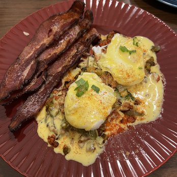 Junior's Cafe - JJ Benedict over tomato instead of muffins with bacon - Cafes Near Me - Portland, Oregon Junior's Cafe - JJ Benedict over tomato instead of muffins with bacon - Cafes Near Me - Portland, Oregon