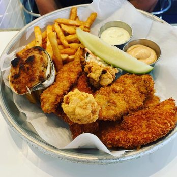 Catch Oyster Bar - Seafood Near Me - Patchogue, New York