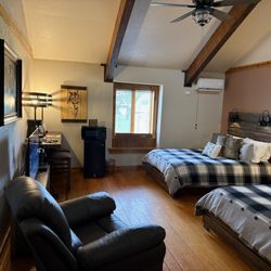 Arbor House Country Inn - Room