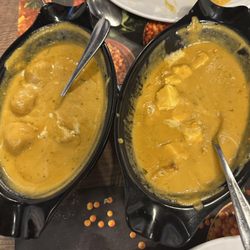 Chowrastha - Malai Kofta and Paneer Butter Masala - same gravy, tastes identical! Boo!