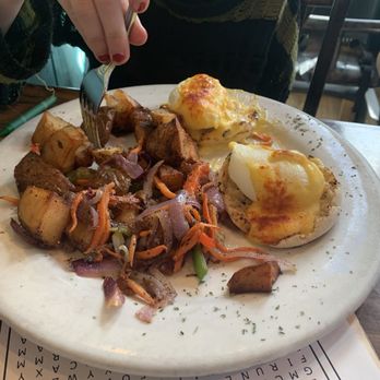 No Ka Oi - Eggs Benedict - Hawaiian Near Me - Huntington Beach, California