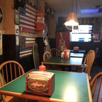 Hate Mondays Tavern - Interior - Barbeque Near Me - Miami, Florida