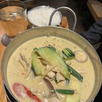 Kin'd - Green curry - Thai Near Me - Fresh Meadows, New York
