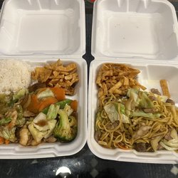 Empress Express - Happy family and house lo mein