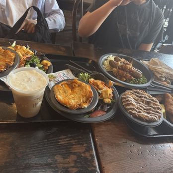 Three Broomsticks at Universal Studios Hollywood - shepherd's pie, apple pie (GET THIS RN), fish n chips, bangers n mash - British Near Me - Universal City, California Three Broomsticks at Universal Studios Hollywood - shepherd's pie, apple pie (GET THIS RN), fish n chips, bangers n mash - British Near Me - Universal City, California