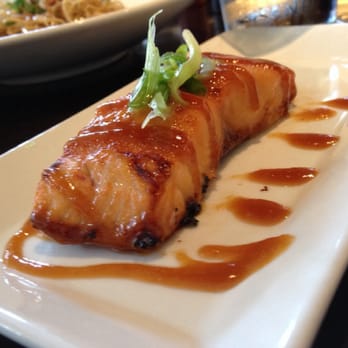Star Noodle - Miso salmon - Asian Fusion Near Me - Lahaina, Hawaii