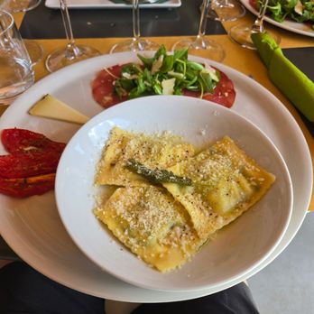 La Lastra - Ravioli and accutramonts for wine sampling. - Wine Tasting Room Near Me - Siena, SI La Lastra - Ravioli and accutramonts for wine sampling. - Wine Tasting Room Near Me - Siena, SI
