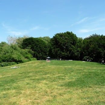 Owl's Head Park - Looking up the hill near the corner of Shore Rd & 68th. - Parks Near Me - Brooklyn, New York