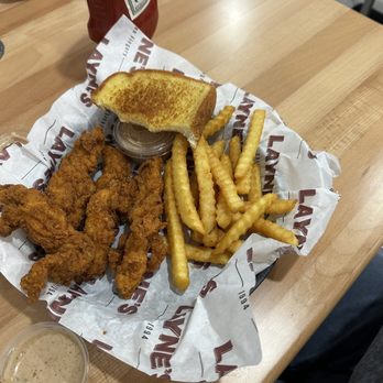Layne's Chicken Fingers - Spicy 5 finger combo - Chicken Shop Near Me - Houston, Texas