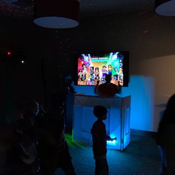 Legoland Hotel - Dance party! - Hotels Near Me - Carlsbad, California