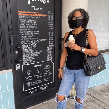 Jeni's Splendid Ice Creams - My Daughter treated me to the Vegan Lemon Bar Ice Cream Cone - zesty & refreshing, 10.25.2021. - Ice Cream & Frozen Yogurt Near Me - Atlanta, Georgia