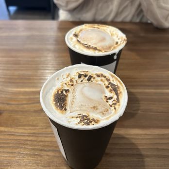 Jesse's Grind Coffee Bar - S'Mores Latte (Winter - Seasonal) - Coffee & Tea Near Me - Winnetka, California Jesse's Grind Coffee Bar - S'Mores Latte (Winter - Seasonal) - Coffee & Tea Near Me - Winnetka, California