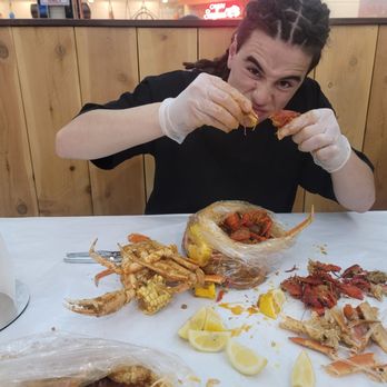 Crab Pub - Seafood Near Me - Oceanside, California